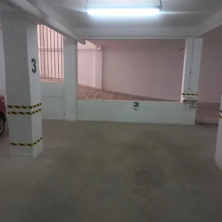 Central 5 Modern Apartment With Free Parking Сере Экстерьер фото
