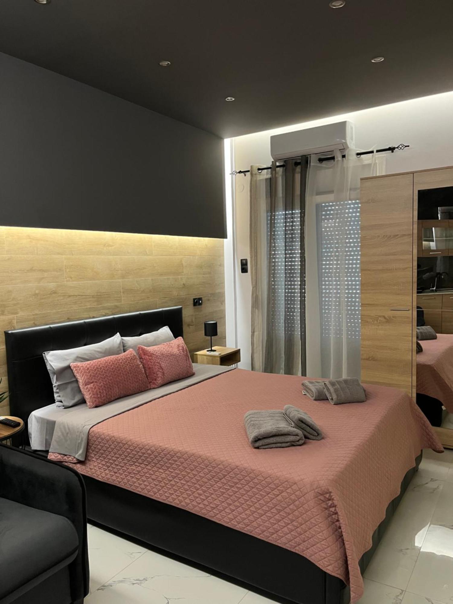 5 Modern With Free Parking *