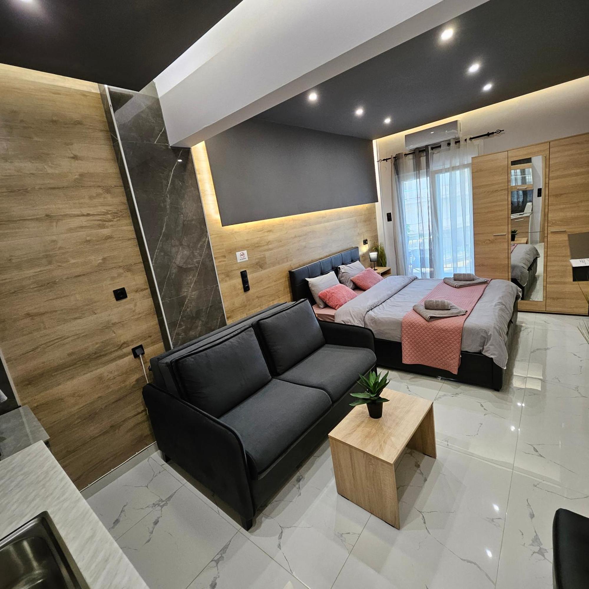 5 Modern With Free Parking Apartment