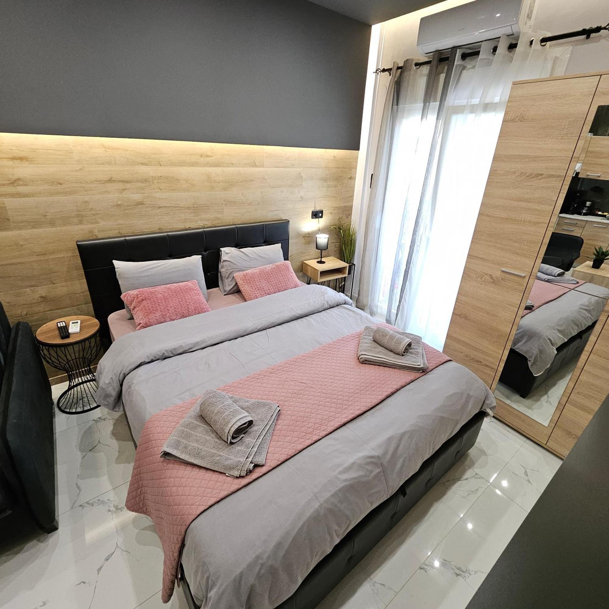 5 Modern With Free Parking Apartment Serres